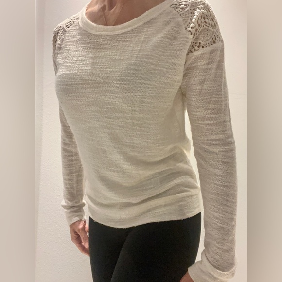 leebe Sweaters - Crochet Shoulder Lightweight Sweater Top